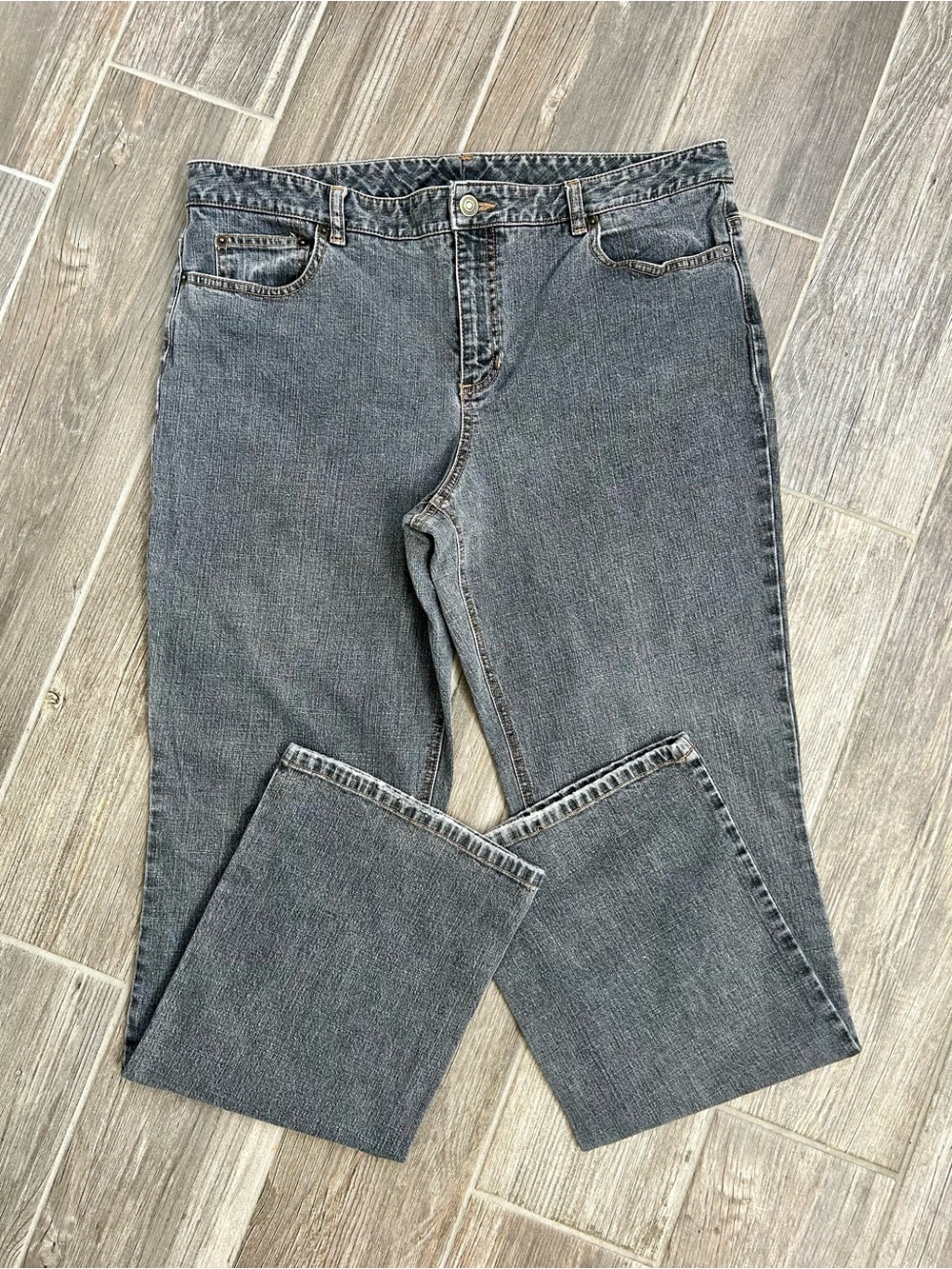 LOFT Ann Taylor Straight Gray/Faded Black Denim Mid Rise Denim, Women’s Size 12